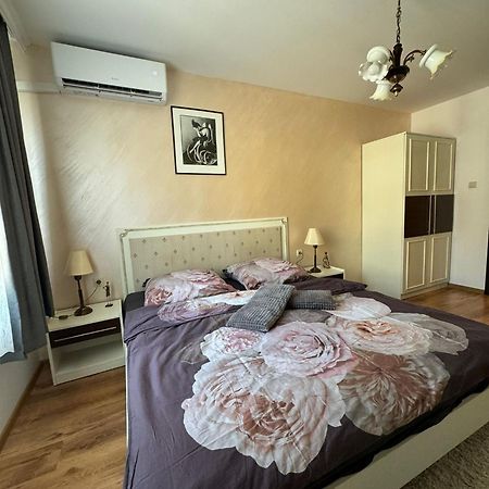 The Master&Margarita Apartment, Майстора и Маргарита Бургас Экстерьер фото
